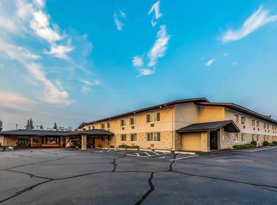 Quality Inn allows check-in for 18 year-old guests