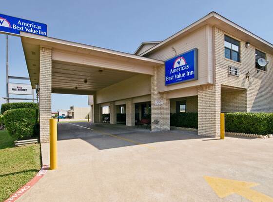 Americas Best Value Inn Midlothian Cedar Hill allows check-in for 18 year-old guests
