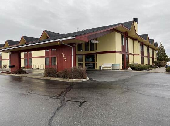 Red Lion Inn & Suites Post Falls allows check-in for 18 year-old guests
