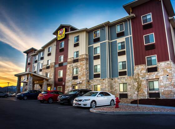 My Place Hotel-Medford OR allows check-in for 18 year-old guests