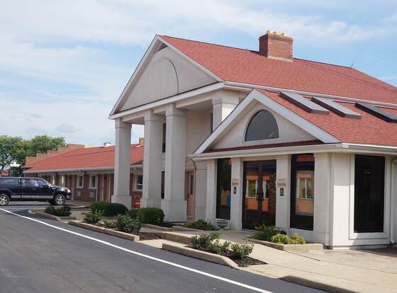 Bellevue Hotel & Suites allows check-in for 18 year-old guests