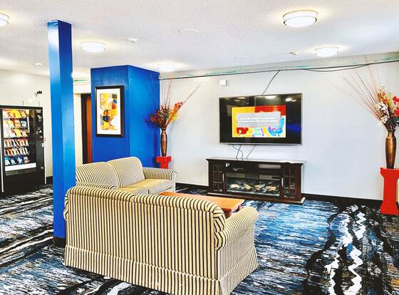 Coratel Inn & Suites By Jasper Northfield allows check-in for 18 year-old guests