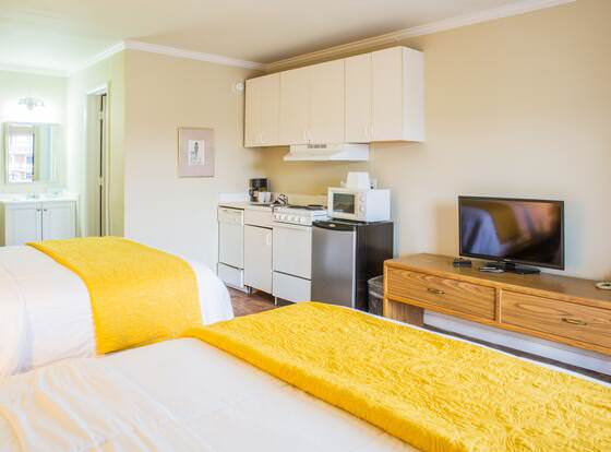 The University Inn Ann Arbor allows check-in for 18 year-old guests