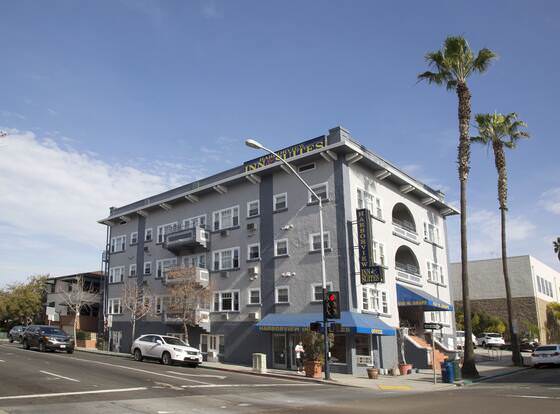 Harborview Inn & Suites San Diego Harbor allows check-in for 18 year-old guests