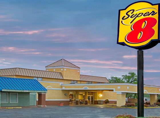 Super 8 by Wyndham Wheat Ridge/Denver West allows check-in for 18 year-old guests