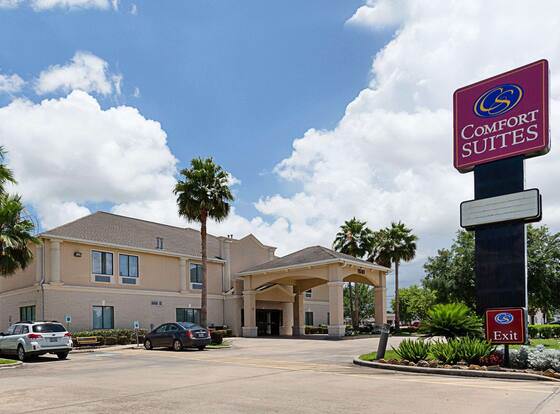 Comfort Suites Deer Park Pasadena allows check-in for 18 year-old guests