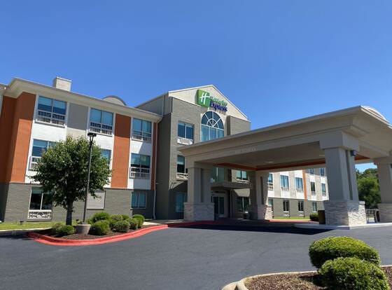 Holiday Inn Express And Suites Enterprise, an IHG Hotel allows check-in for 18 year-old guests