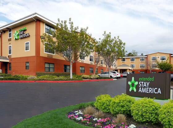 Extended Stay America Suites Santa Barbara Calle Real allows check-in for 18 year-old guests