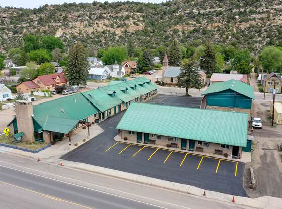 Dolores Mountain Inn allows check-in for 18 year-old guests