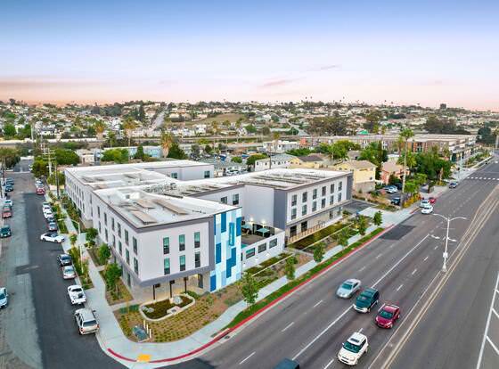 Fairfield Inn & Suites by Marriott San Diego Pacific Beach allows check-in for 18 year-old guests