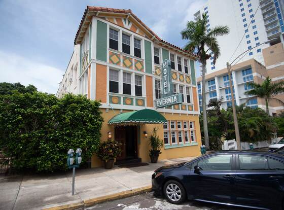 Hotel Evernia allows check-in for 18 year-old guests