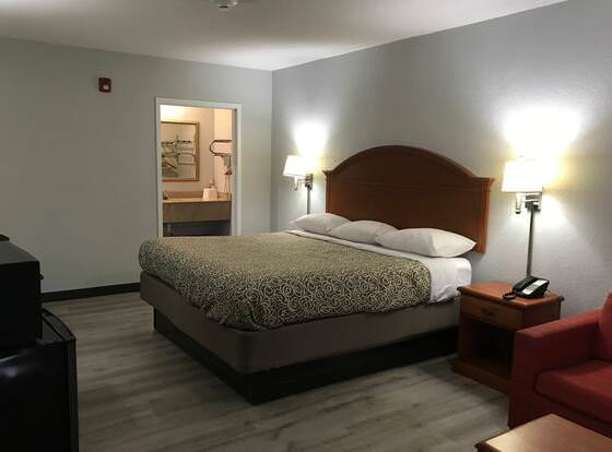 Walnut Inn Motel allows check-in for 18 year-old guests