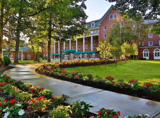 Gideon Putnam Resort And Spa allows check-in for 18 year-old guests