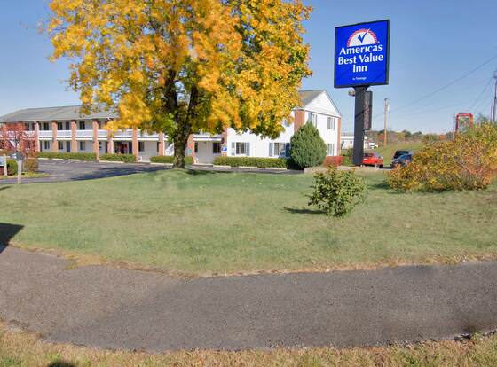 Americas Best Value Inn Biddeford Portland allows check-in for 18 year-old guests