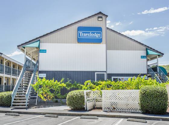 Travelodge by Wyndham Fairfield/Napa Valley allows check-in for 18 year-old guests
