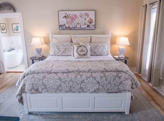 Pecan Tree Inn allows check-in for 18 year-old guests