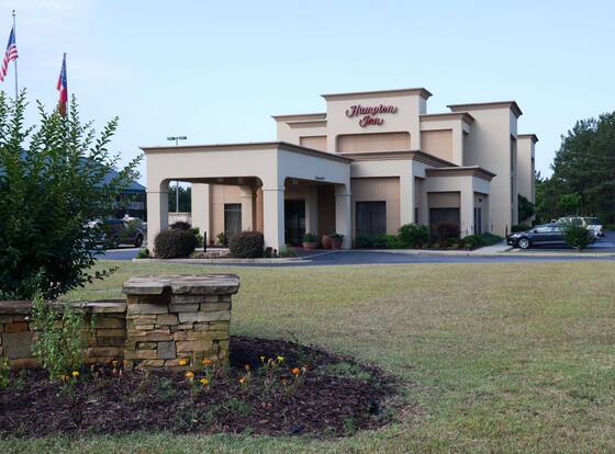 Hampton Inn Americus allows check-in for 18 year-old guests