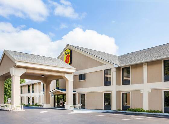Super 8 by Wyndham Erwin allows check-in for 18 year-old guests