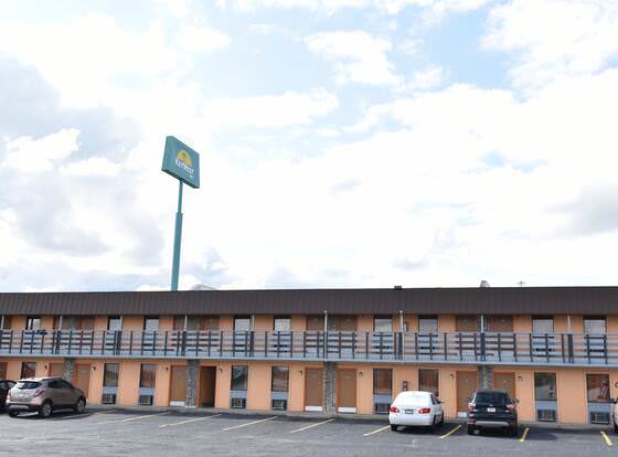 Key West Inn Hobart allows check-in for 18 year-old guests