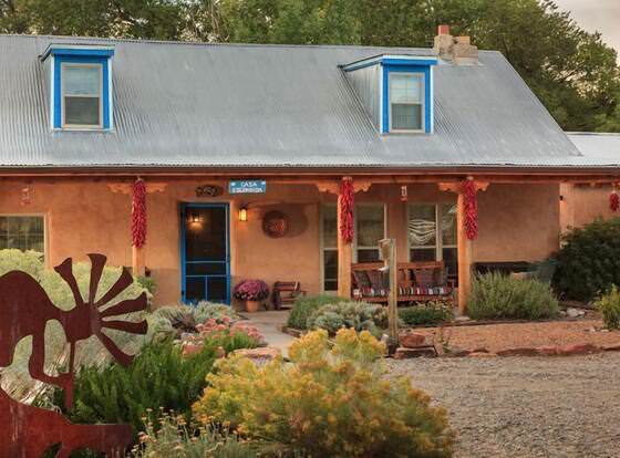 Casa Escondida Bed & Breakfast allows check-in for 18 year-old guests