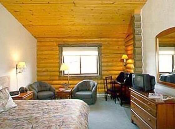 The Sassy Moose Inn allows check-in for 18 year-old guests