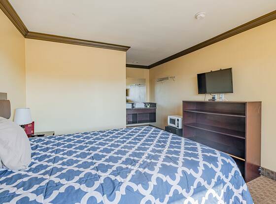 Rich Inn allows check-in for 18 year-old guests