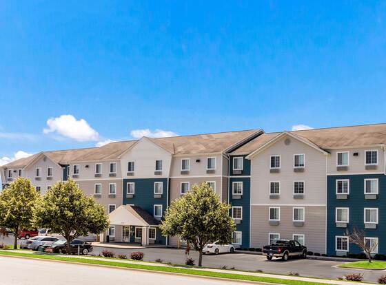 Extended Stay America Select Suites - Bentonville allows check-in for 18 year-old guests