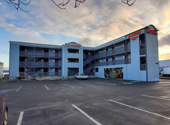 Aladdin Motor Inn allows check-in for 18 year-old guests