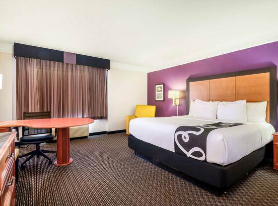 La Quinta Inn & Suites by Wyndham Myrtle Beach Broadway Area allows check-in for 18 year-old guests