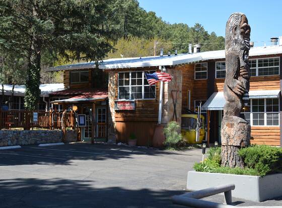 Sitzmark Chalet Inn allows check-in for 18 year-old guests