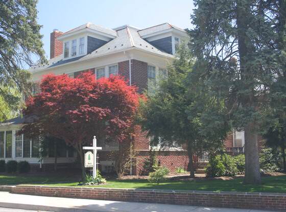 Red Lion Bed & Breakfast allows check-in for 18 year-old guests