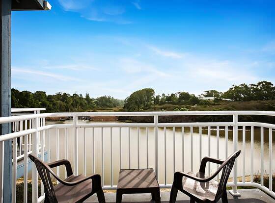 The Beach House Inn allows check-in for 18 year-old guests