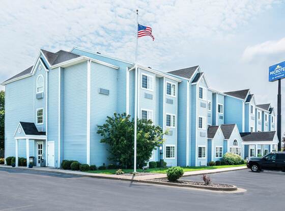 Microtel Inn & Suites by Wyndham Tomah allows check-in for 18 year-old guests