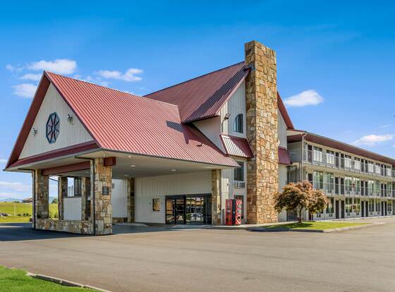 Red Roof Inn Dandridge allows check-in for 18 year-old guests