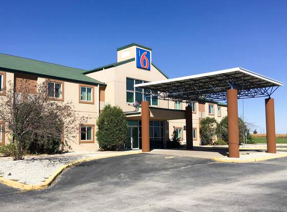 Modern Stay 39 allows check-in for 18 year-old guests