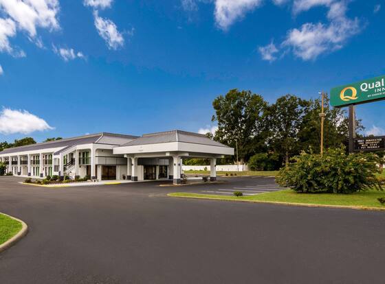 Quality Inn allows check-in for 18 year-old guests