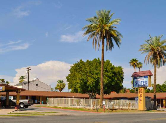 California Suites Motel allows check-in for 18 year-old guests