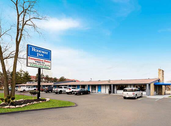 Rodeway Inn Metro Airport allows check-in for 18 year-old guests