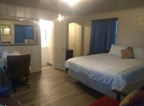 Grand Canyon Cabin allows check-in for 18 year-old guests