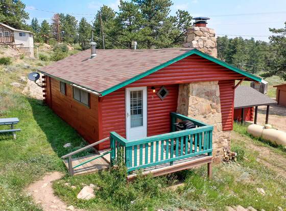 Marr's Mountain Cabins allows check-in for 18 year-old guests