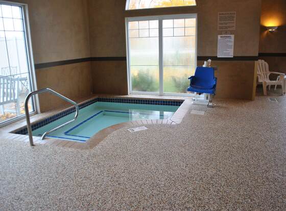 Country Inn & Suites by Radisson, Buffalo, MN allows check-in for 18 year-old guests