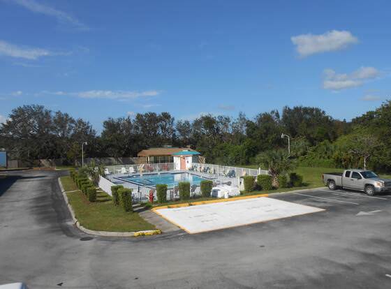 Executive Garden Titusville Hotel allows check-in for 18 year-old guests