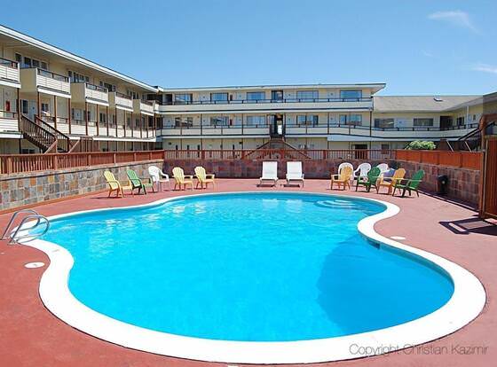 Ocean Shores Inn & Suites allows check-in for 18 year-old guests