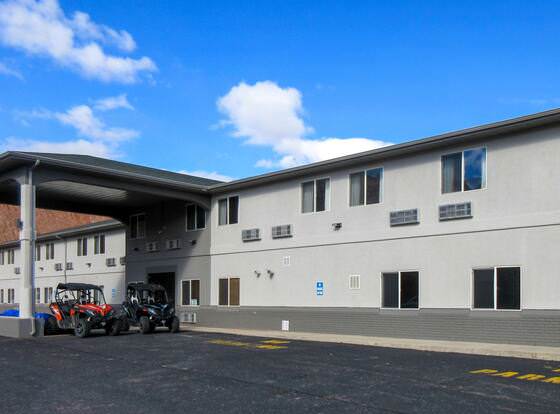 Quality Inn & Suites Salina National Forest Area allows check-in for 18 year-old guests