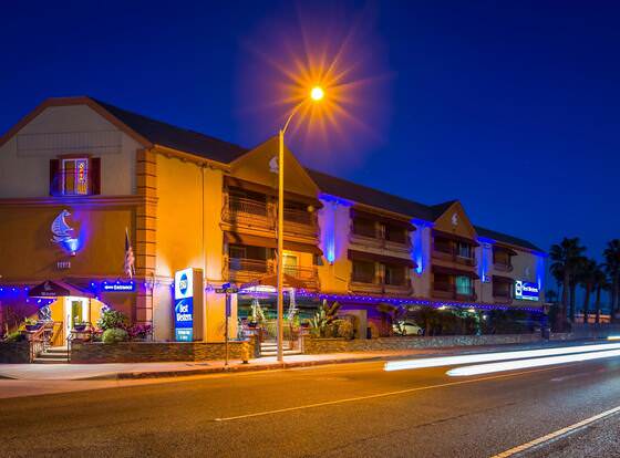 Best Western Harbour Inn & Suites allows check-in for 18 year-old guests