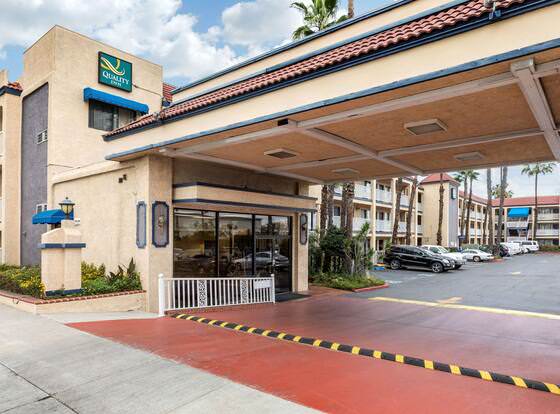 Quality Inn Lomita - Los Angeles South Bay allows check-in for 18 year-old guests