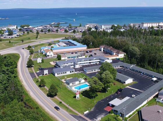 Starlite Budget Inn allows check-in for 18 year-old guests