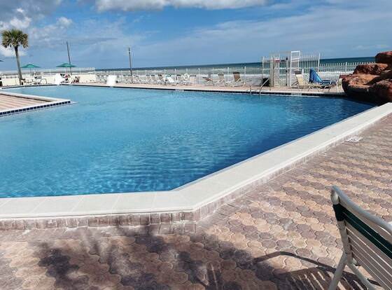 Beautiful Beachfront Resort Condo allows check-in for 18 year-old guests