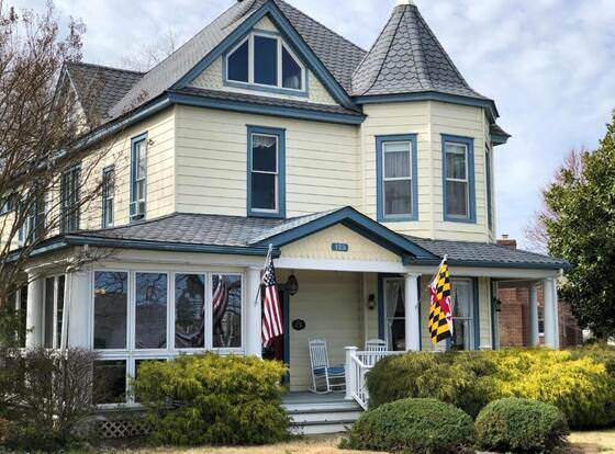 Solomons Victorian Inn allows check-in for 18 year-old guests