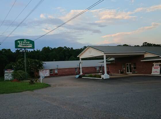 Stone Brook Inn allows check-in for 18 year-old guests